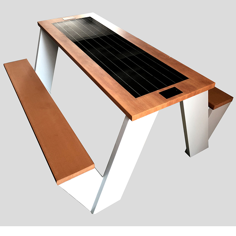Charge de téléphone solaire et table de pique-nique en bois intelligente WiFi gratuite